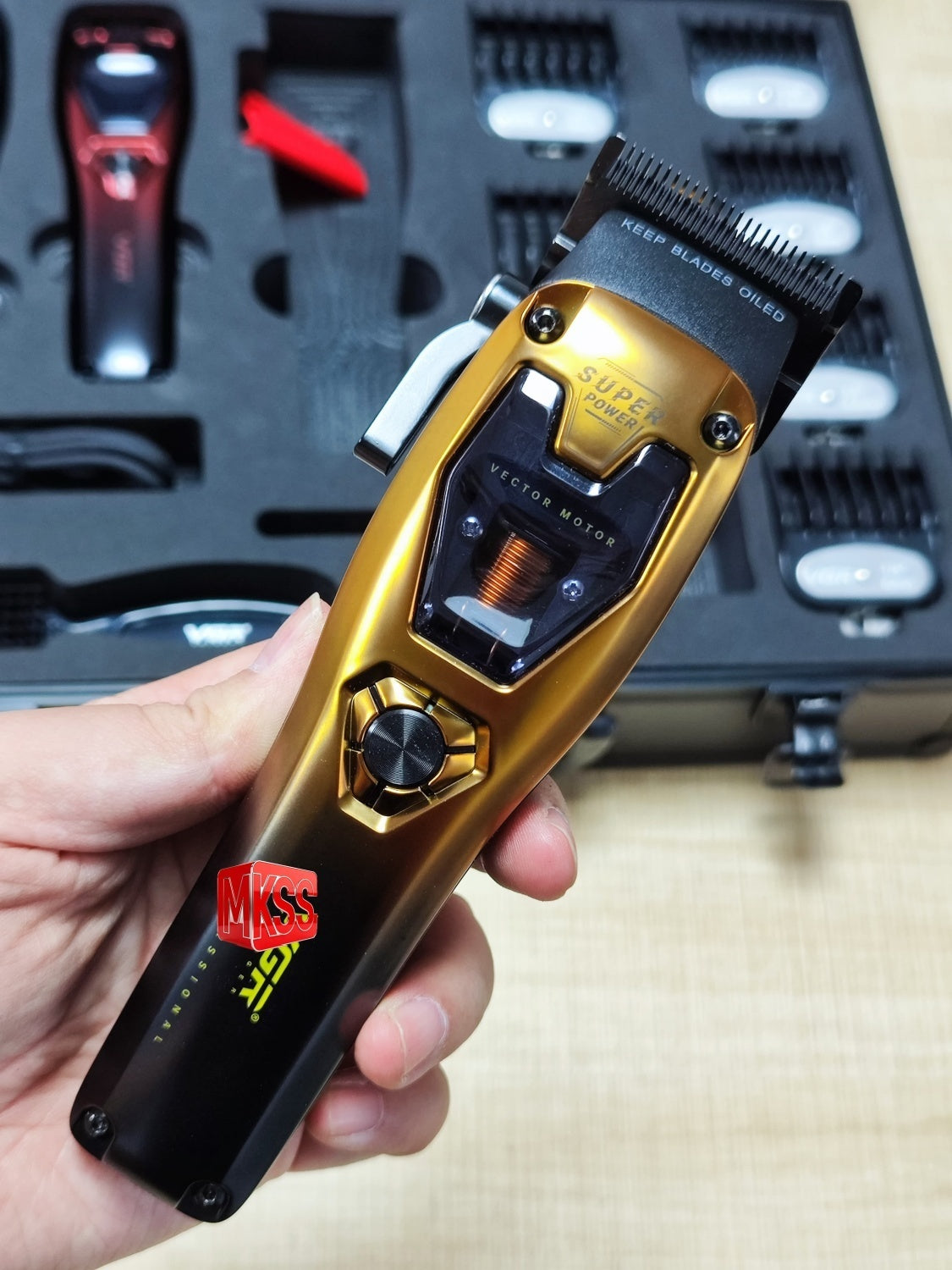VGR V-668 Intelligent Variable Speed Metal Hair Clipper 11000 RPM